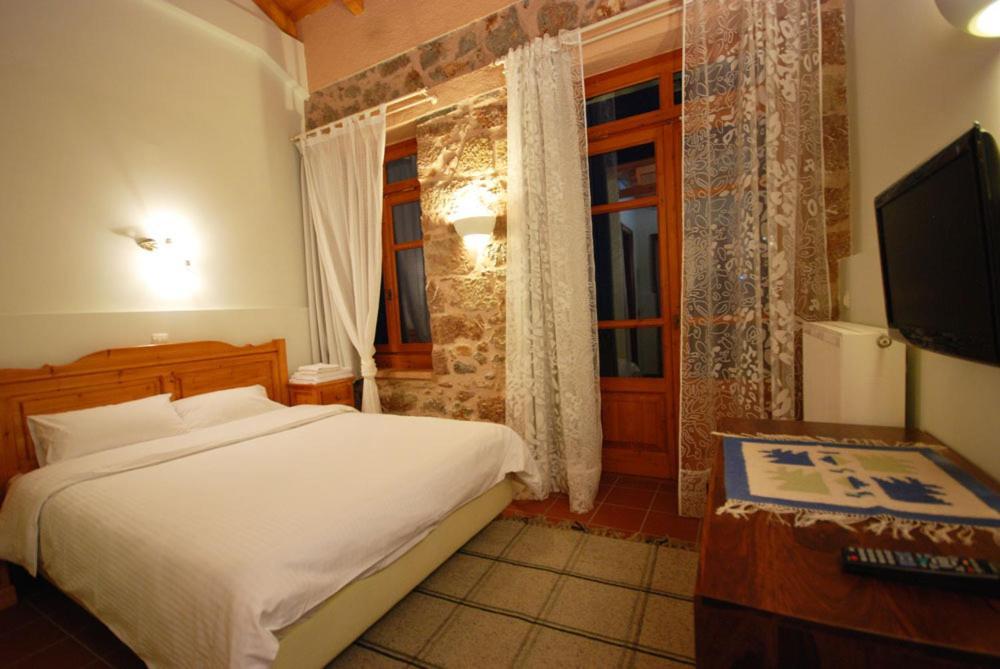 Hotel Parnassos อาราโชวา ภายนอก รูปภาพ