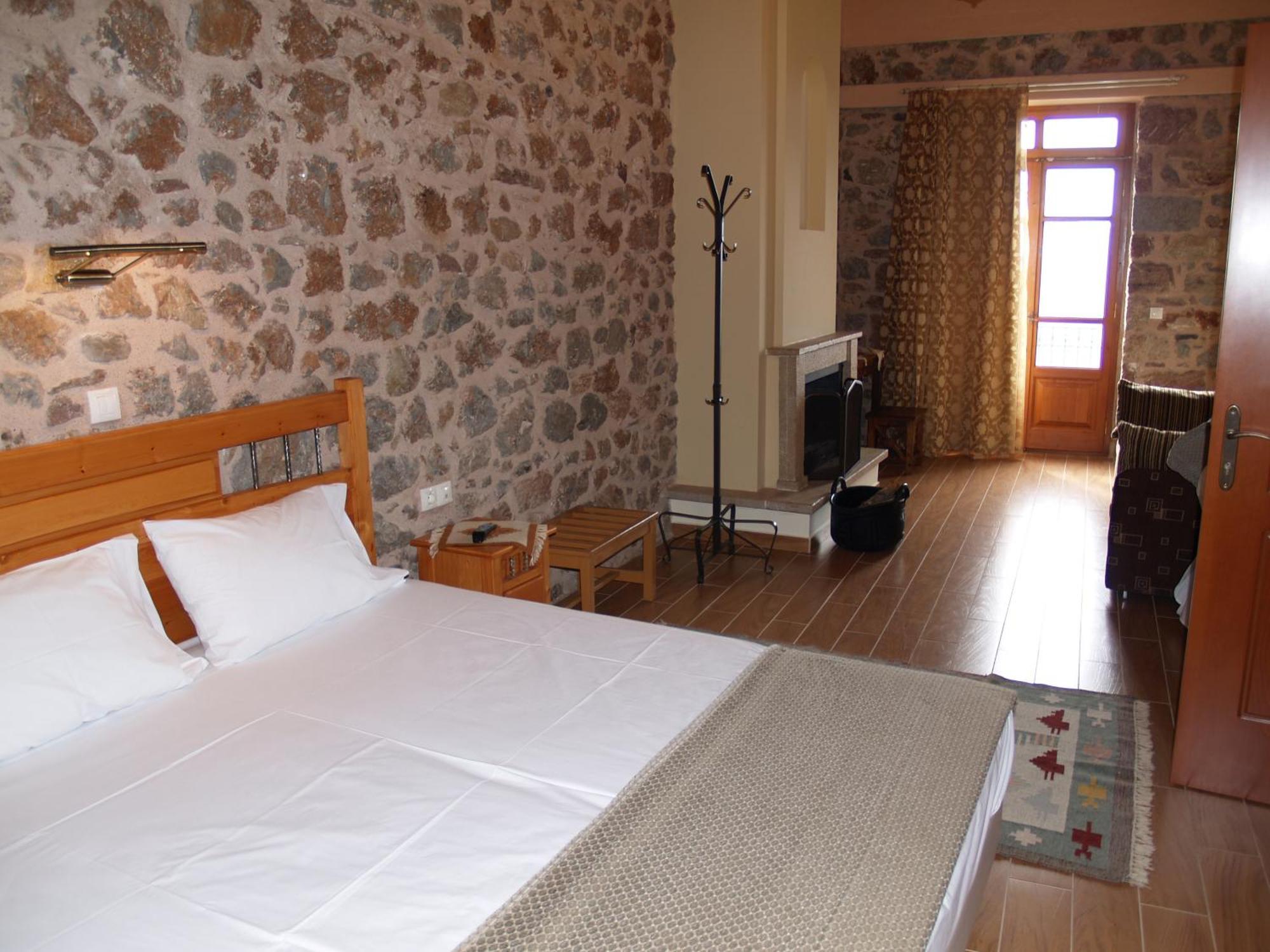 Hotel Parnassos อาราโชวา ภายนอก รูปภาพ