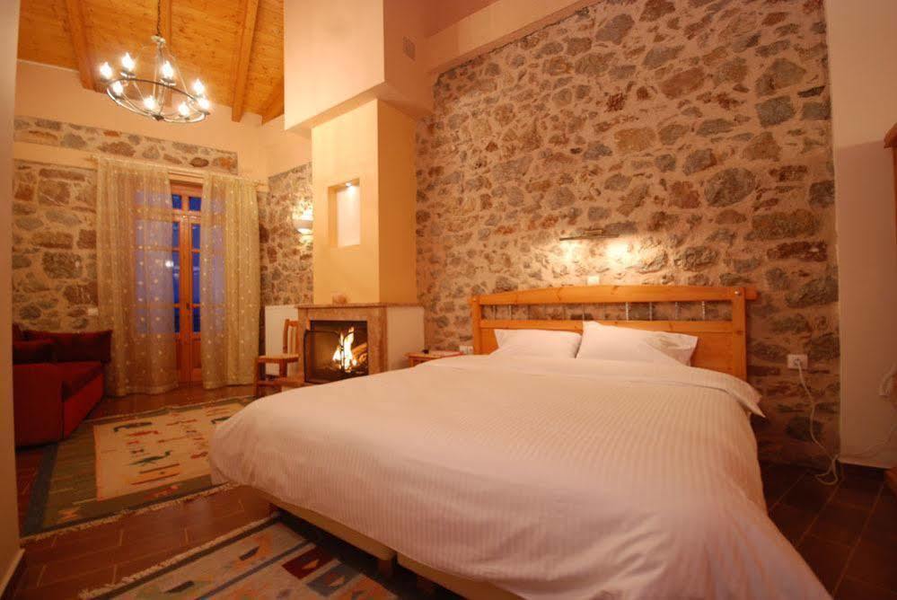 Hotel Parnassos อาราโชวา ภายนอก รูปภาพ