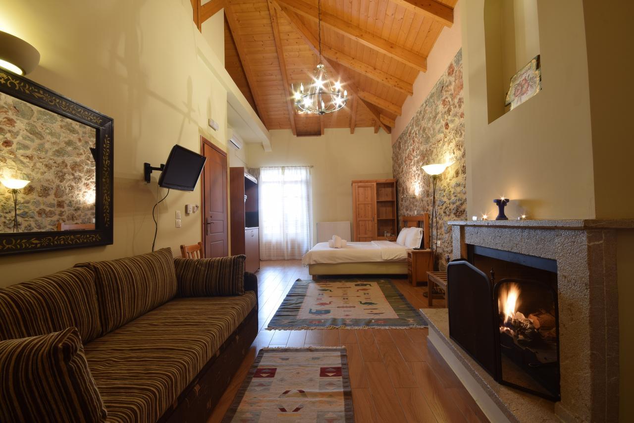 Hotel Parnassos อาราโชวา ภายนอก รูปภาพ