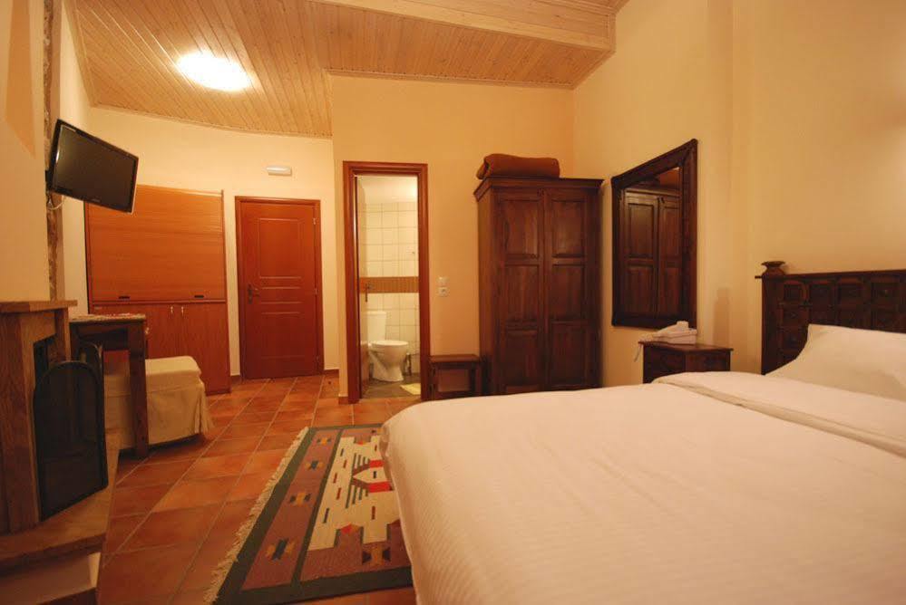 Hotel Parnassos อาราโชวา ภายนอก รูปภาพ