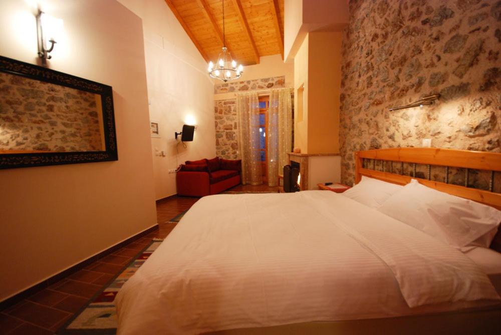 Hotel Parnassos อาราโชวา ภายนอก รูปภาพ