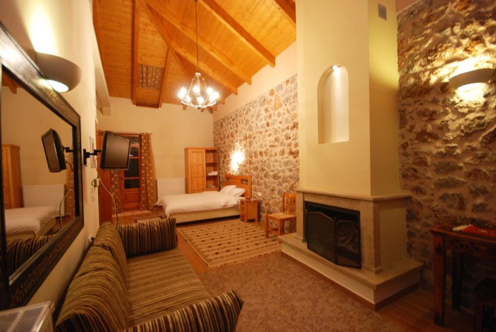 Hotel Parnassos อาราโชวา ภายนอก รูปภาพ